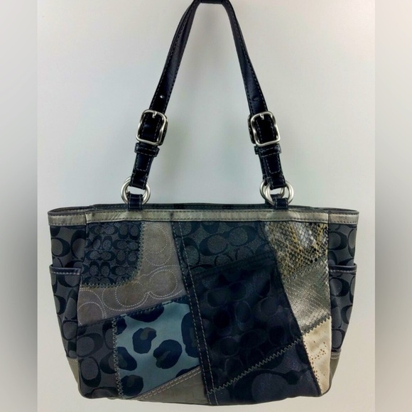 🎁LAST DROP!!!!! TODAY ONLY⭐️Coach Patchwork Signature Tote Mixed Fabric Metallic - Picture 13 of 13